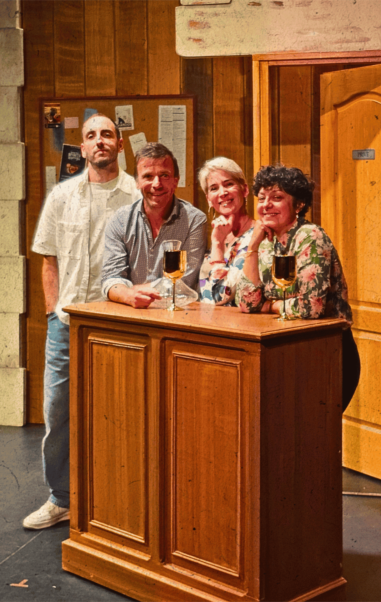 photo du casting de la pièce La dégustation